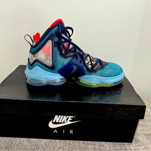 Nike Lebron XIX